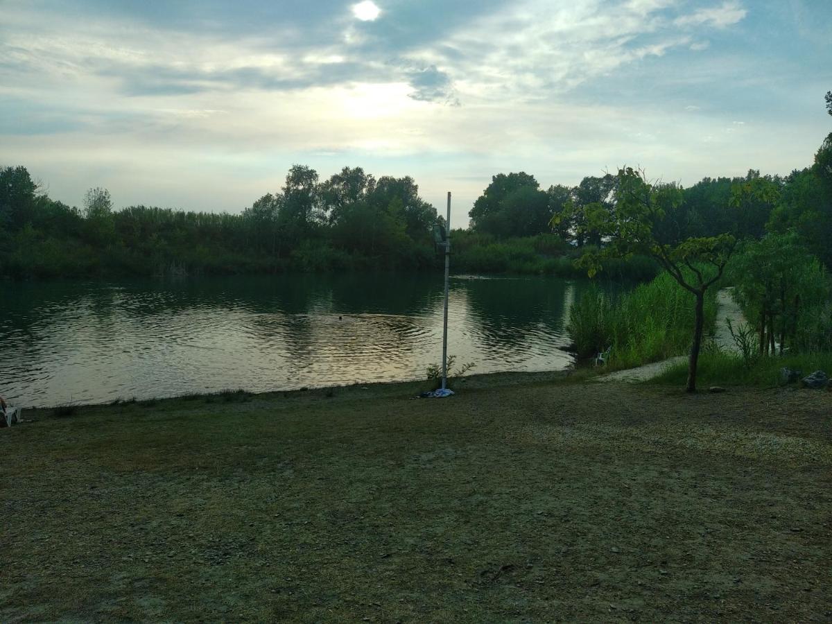 Camping Homair Domaine Des Iscles Mobil-Home Climatise La Roque-d'Antheron Exteriör bild