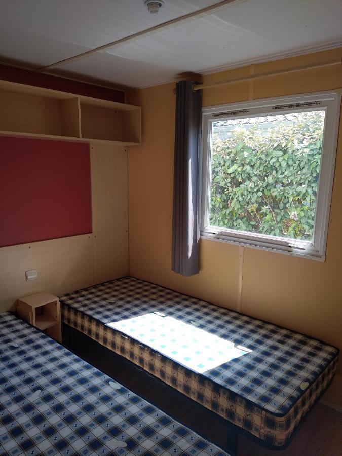 Camping Homair Domaine Des Iscles Mobil-Home Climatise La Roque-d'Antheron Exteriör bild